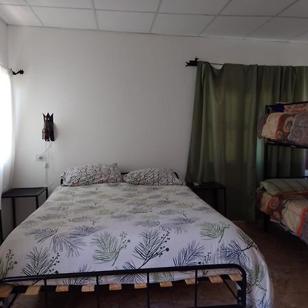 Hostal Los Faroles Chicoana 外观 照片