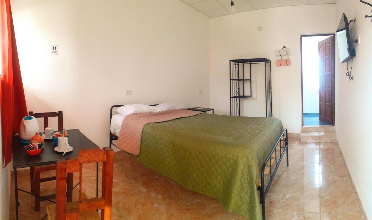 Hostal Los Faroles Chicoana 外观 照片