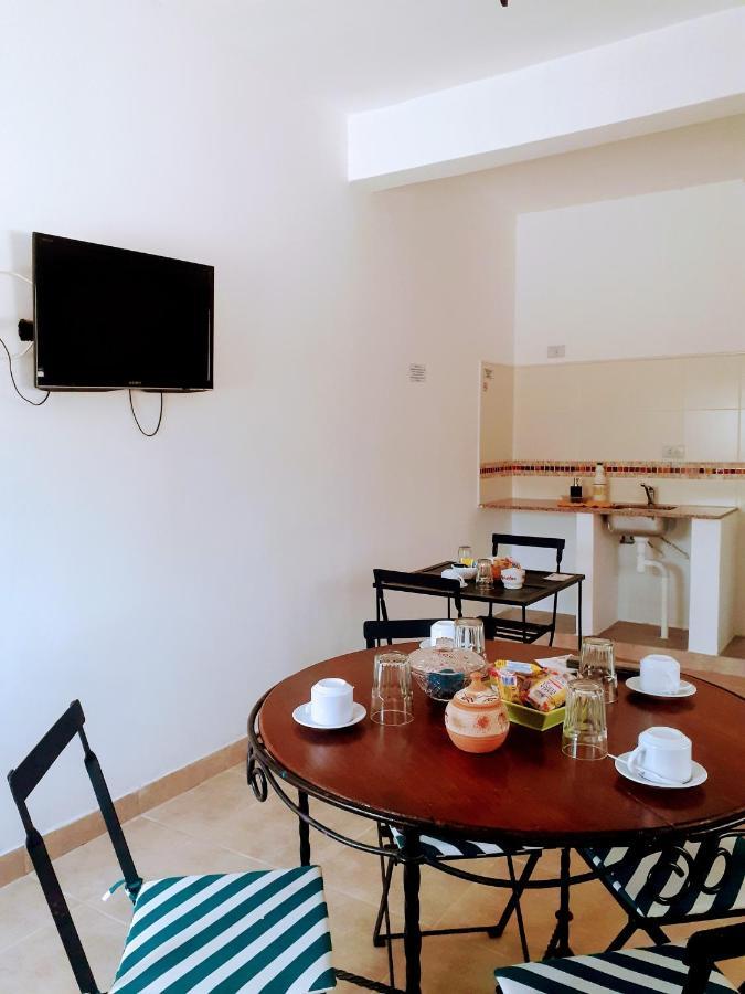 Hostal Los Faroles Chicoana 外观 照片